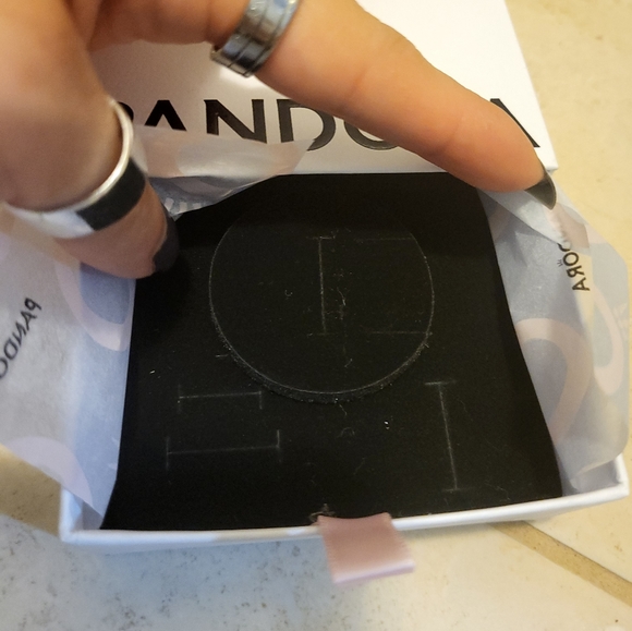 Old and New Pandora Charm bracelet boxes (EMPTY BOXES ONLY) - Picture 6 of 14